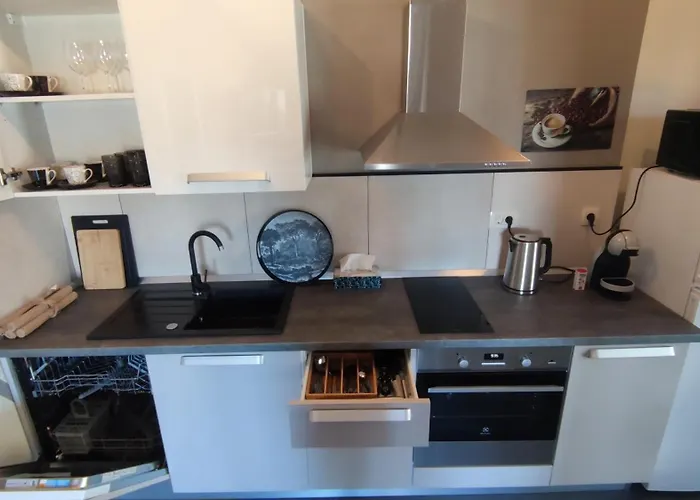 Modern Biograd Na Moru