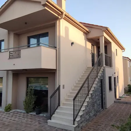 Modern Apartment *